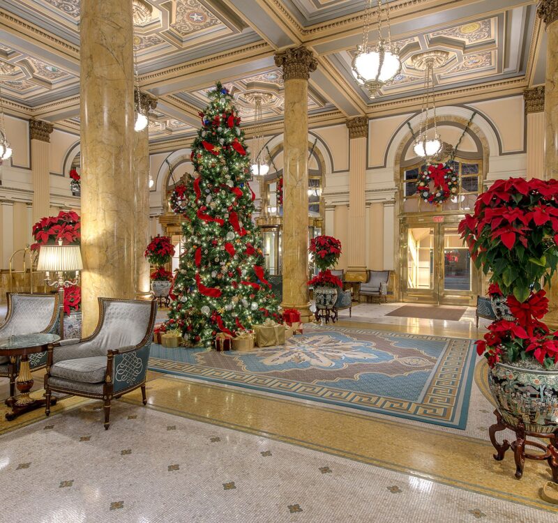 The Ultimate Guide to Corporate Holiday Décor in 2026